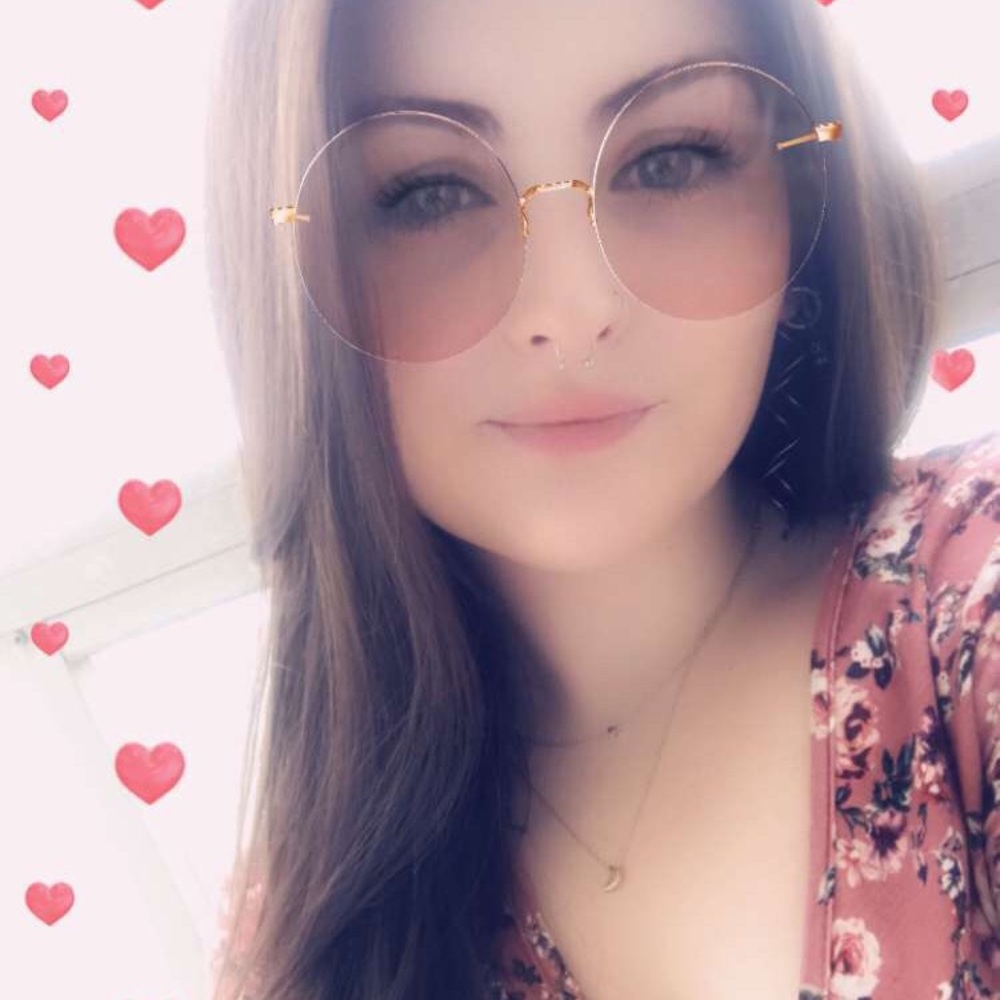 Meet your Posher, Danielle